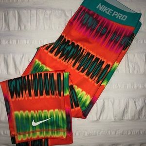 Cropped Nike Pro leggings